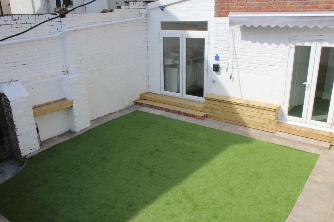 Backpackers Blackpool Hotel & Suites Luaran gambar